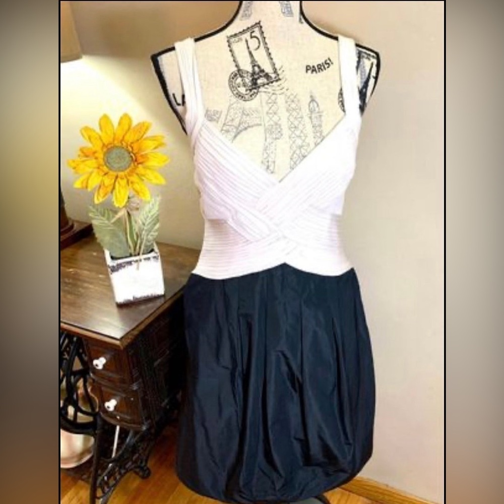 Bcbgmaxazria womans size 12 cocktail Dress Light pink/tan Black bubble hem dress